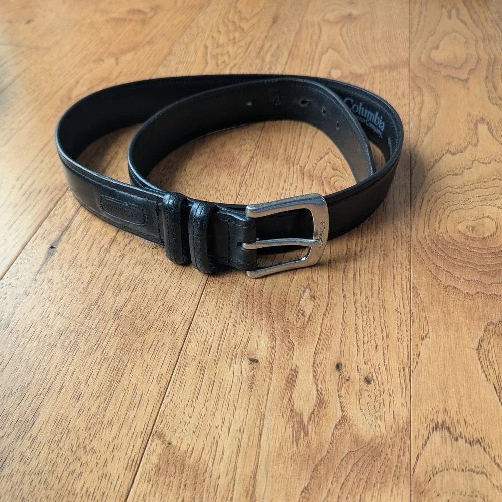 Columbia Belt Black Genuine Leather Silver Buckle Logo Sz 40 Classic Durable